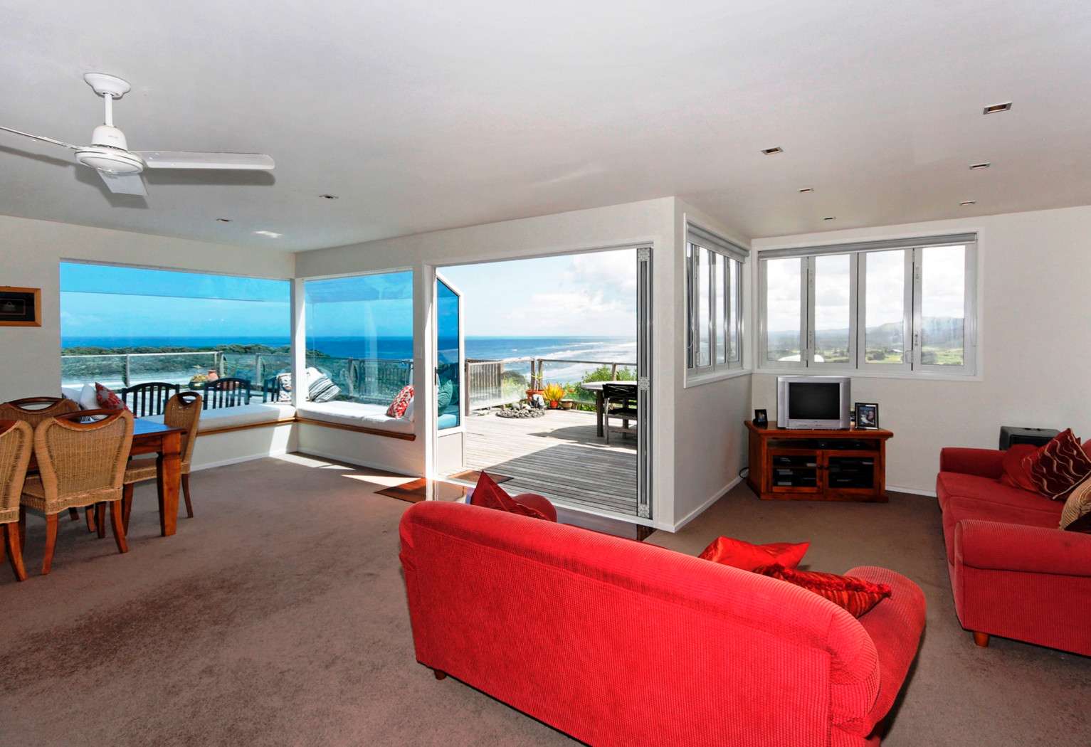 MURIWAI BEACH  Rodney  0881 photo 1