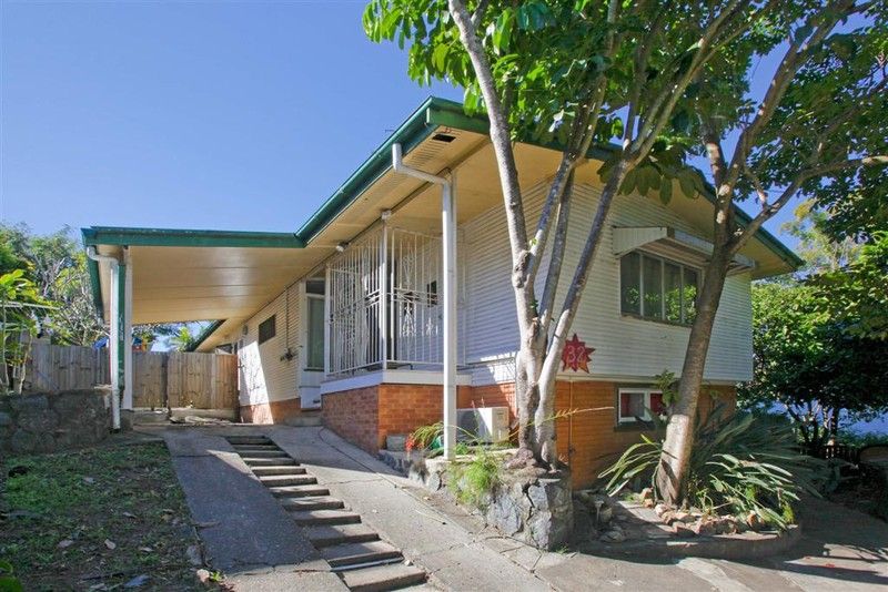 32 Hector Road, HOLLAND PARK QLD 4121
