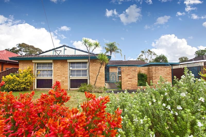 9 Clarence Street, MACQUARIE FIELDS NSW 2564