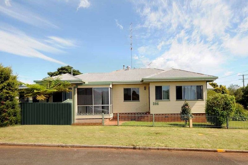 304 Bridge Street, NEWTOWN QLD 4350