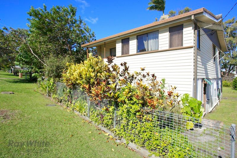 31 Alfred Street, WOODY POINT QLD 4019