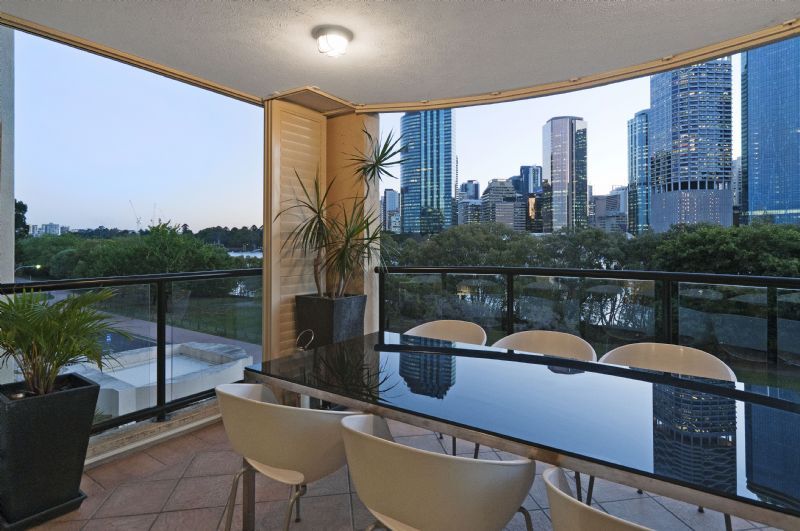 36 Macdonald Street, KANGAROO POINT QLD 4169