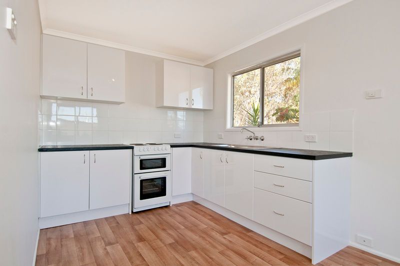 CRESTMEAD, QLD 4132