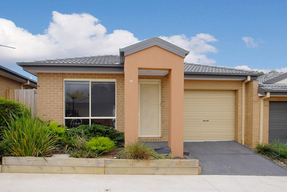 64 Potts Road, LANGWARRIN VIC 3910