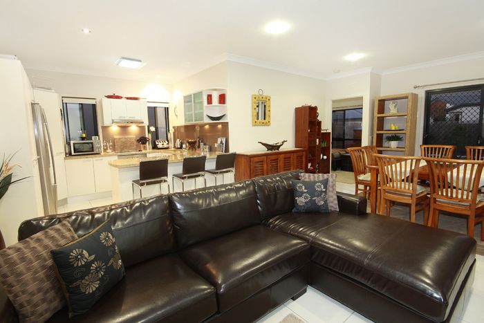 9 Zante Lane, KAWANA ISLAND, QLD 4575