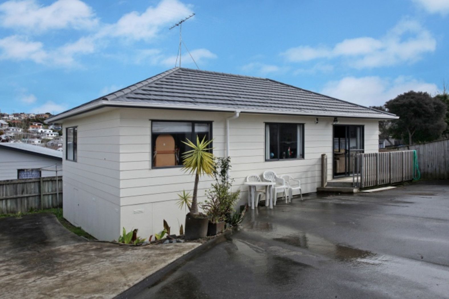 97 and 97a Athena Drive, SUNNYNOOK, North Shore City