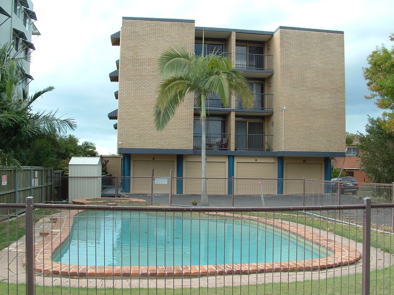 1/242 Charlton Esplanade, PIALBA, QLD 4655