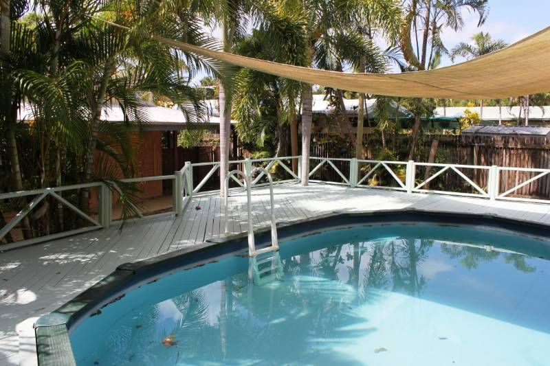 HOLLOWAYS BEACH, QLD 4878