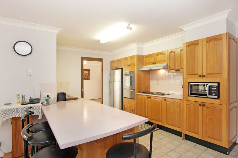 5 Oxford Drive, LAKE HAVEN, NSW 2263
