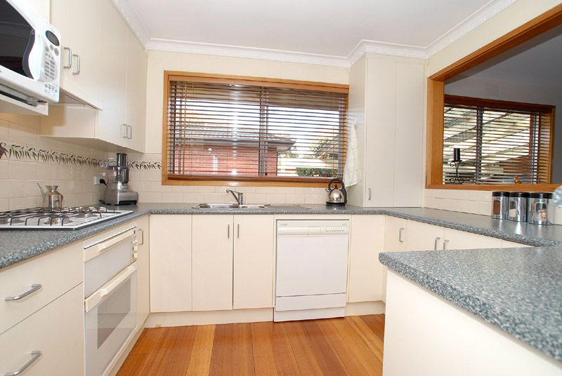 132 Lomond Avenue, KILSYTH, VIC 3137