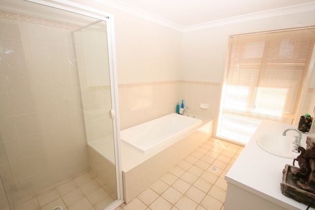 5 Fuchsia Way, HAMLYN TERRACE, NSW 2259