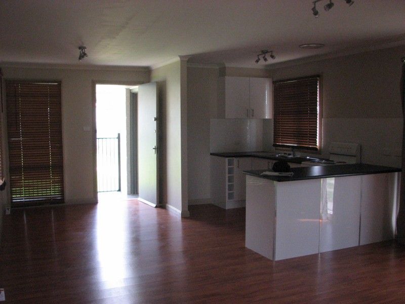 4 Cedar, FORBES, NSW 2871