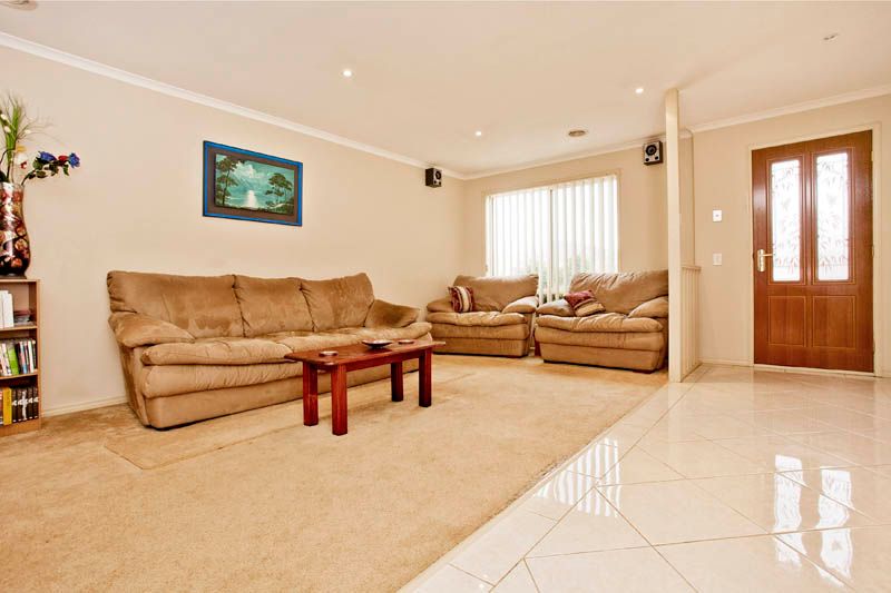 1 Killarney Avenue, GROVEDALE, VIC 3216