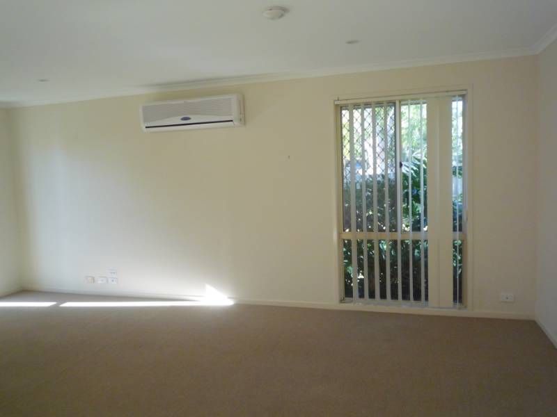 5 Walton Crescent, MURRUMBA DOWNS, QLD 4503