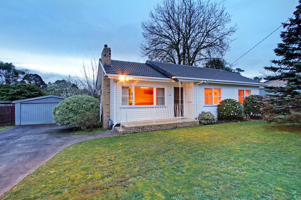 16 TIMEWELL Crescent, BORONIA VIC 3155