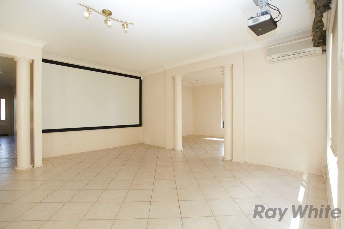 16 Yuroka Street, GLENMORE PARK, NSW 2745