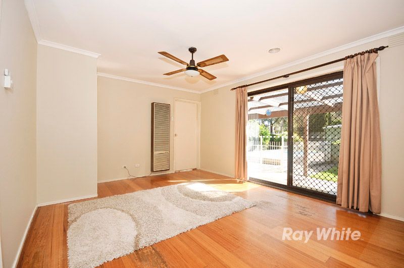 4 Sally Frances Court, SCORESBY, VIC 3179