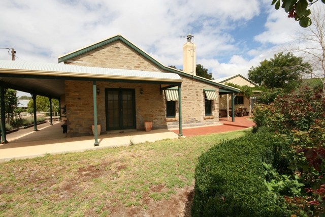 12 Taylor Street, BURRA, SA 5417