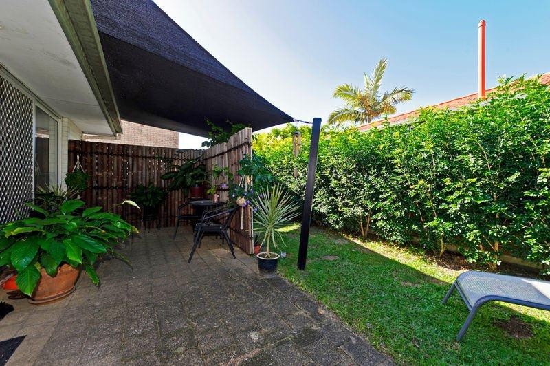 2/37 Milton Avenue, PARADISE POINT, QLD 4216
