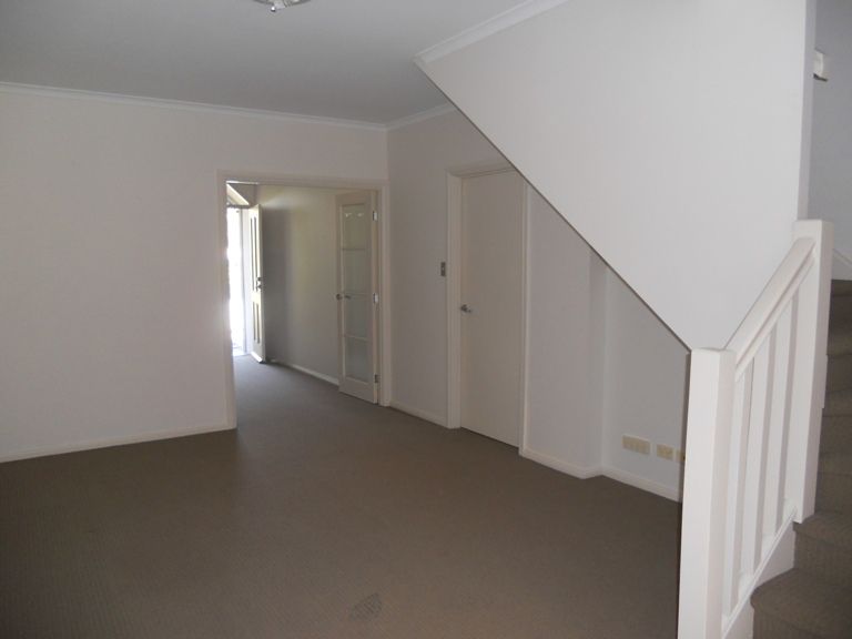 36 Kew Drive, OAKDEN, SA 5086
