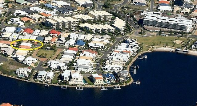 21 St Lucia Crescent, KAWANA ISLAND, QLD 4575