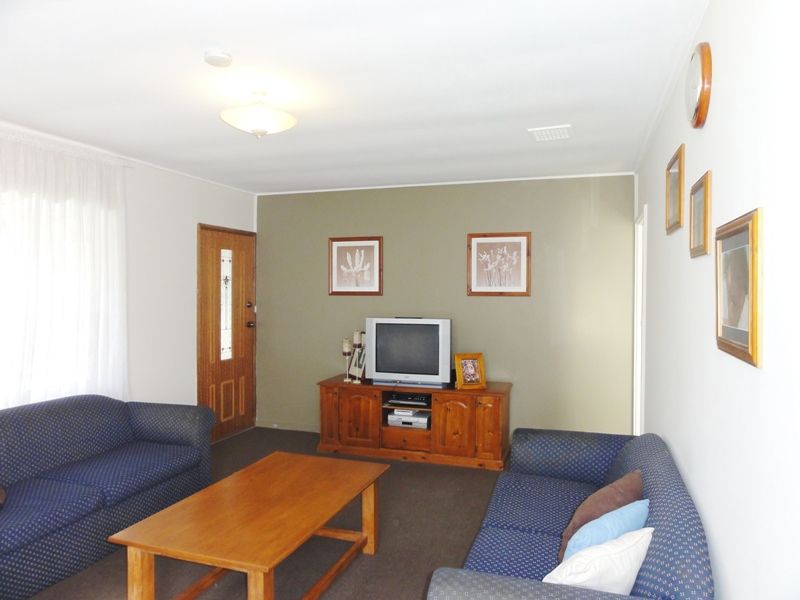 2 Hessell Street, UNANDERRA, NSW 2526