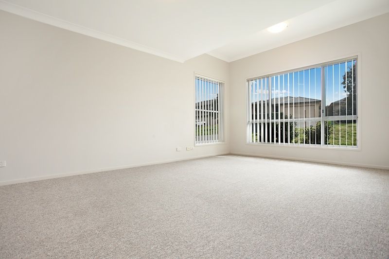 ABERGLASSLYN, NSW 2320