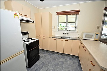 35 Redbank Road, REDCLIFFE, QLD 4020