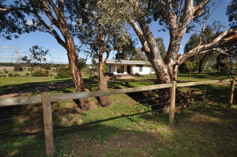 93 Common Road, INVERLEIGH VIC 3321