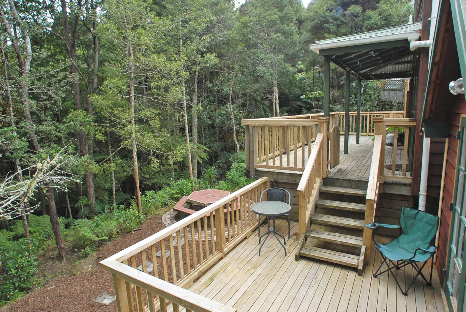 24a Fernwood Grove, GLENFIELD, North Shore City