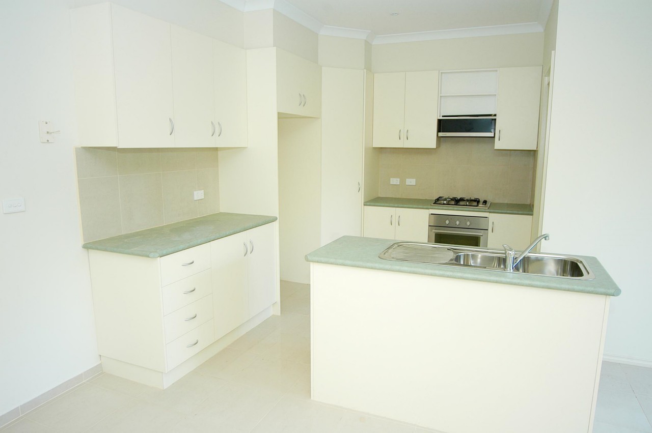 2/136 Ferntree Gully Road, OAKLEIGH EAST, VIC 3166