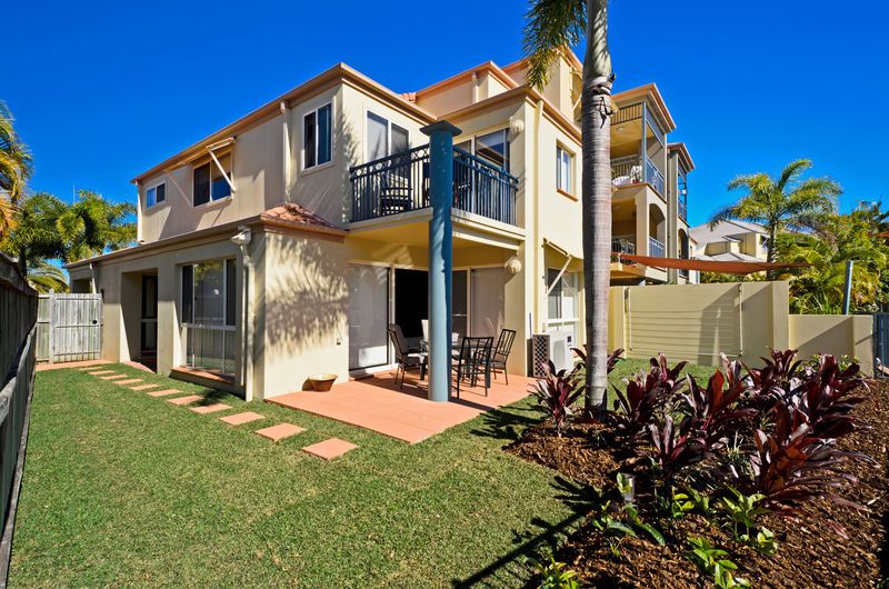 45/82-86 Limetree Parade, RUNAWAY BAY, QLD 4216