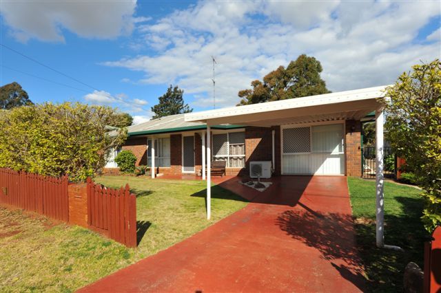42 Redwood Street, NEWTOWN, QLD 4350
