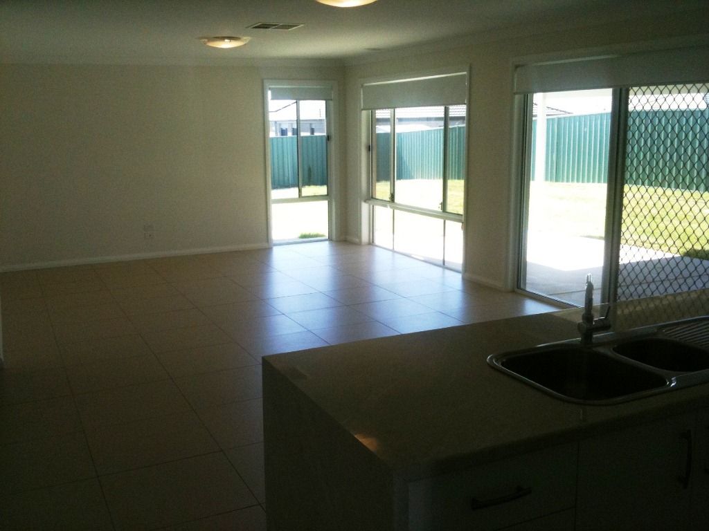 12 Hazelwood Drive, FOREST HILL, NSW 2651