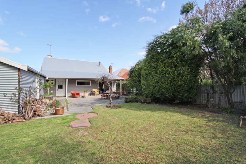 43 Carlisle Crescent, HUGHESDALE, VIC 3166