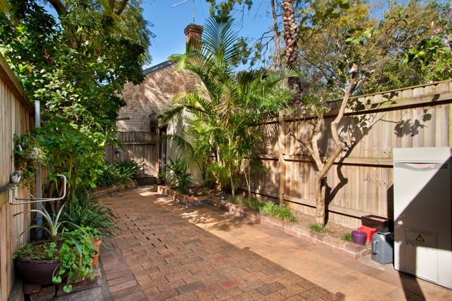 2 Clara Street, ERSKINEVILLE, NSW 2043