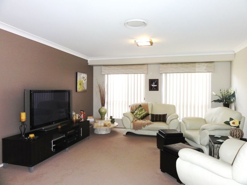 5 Gerongar Crescent, HAYWARDS BAY, NSW 2530
