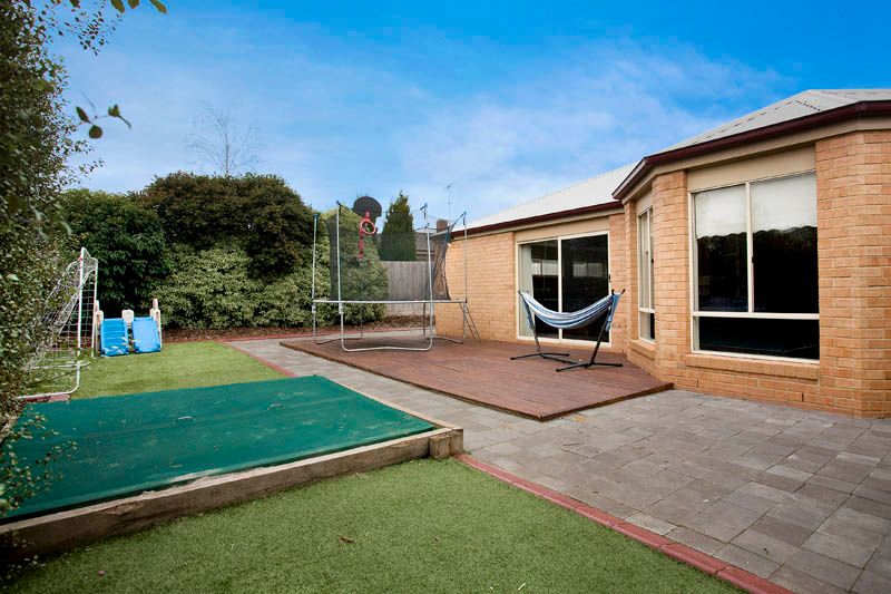 6 Oak Court, LARA, VIC 3212