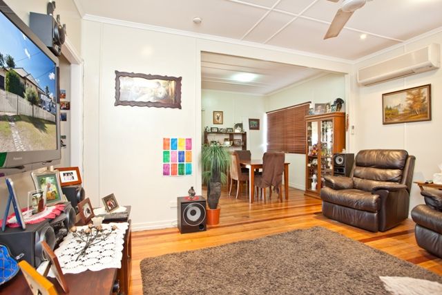2 Hume Street, WOODEND, QLD 4305