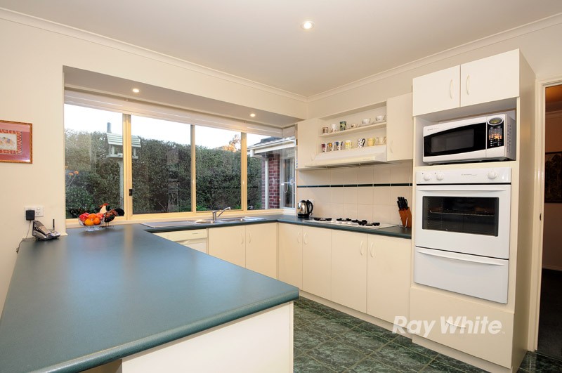 31 Lakewood Drive, KNOXFIELD, VIC 3180