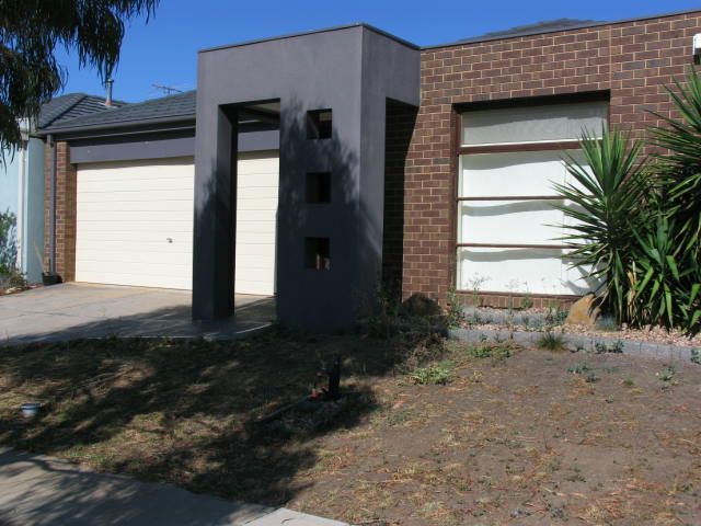 12 Shandeau Boardwalk, MELTON, VIC 3337