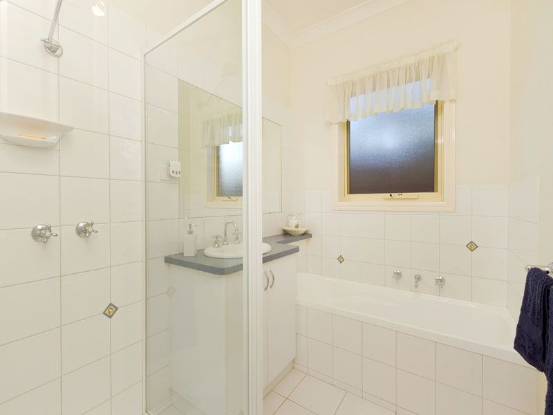 2B Alden Court, CHELTENHAM, VIC 3192