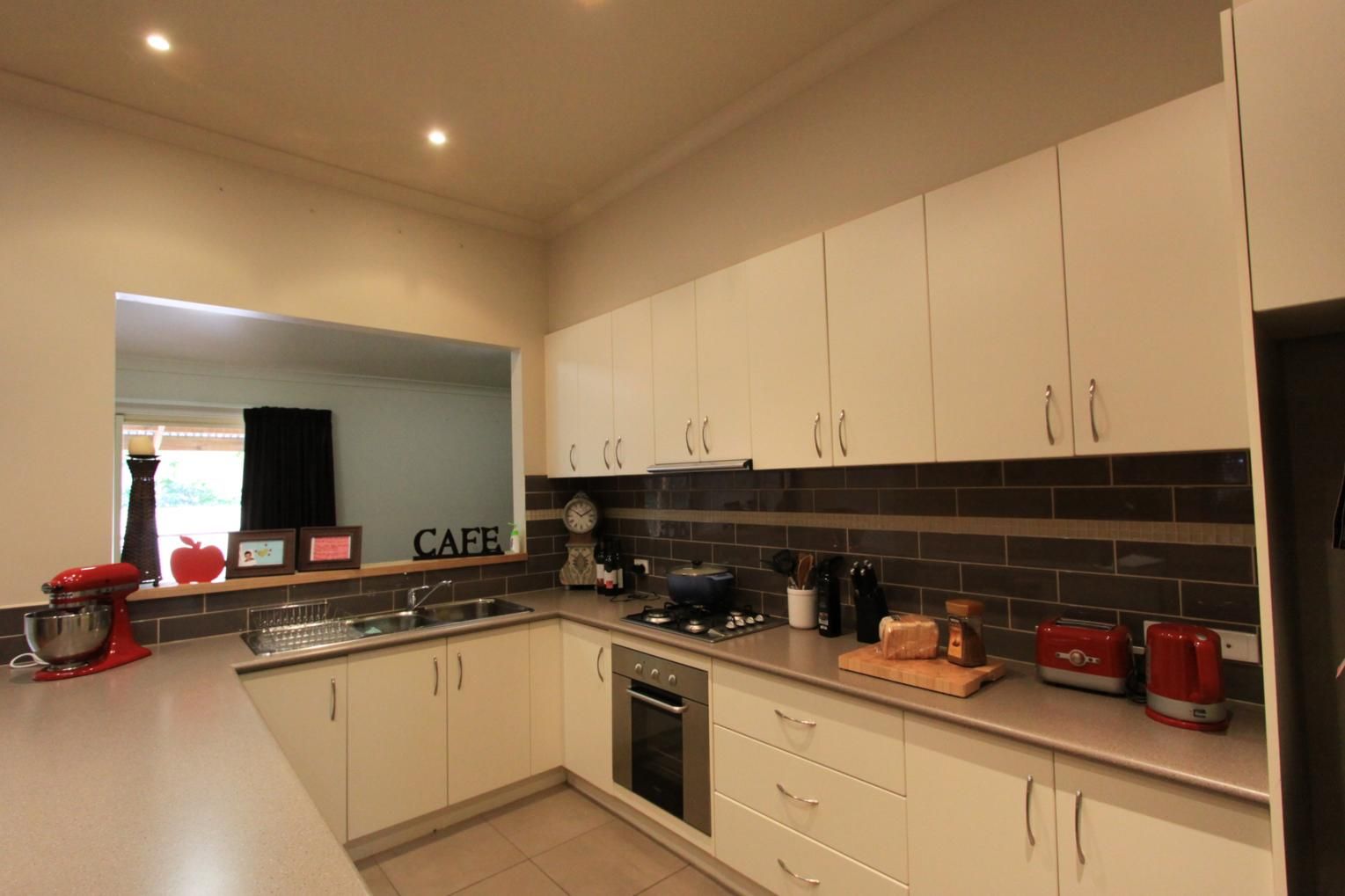 16 Rodney Street, QUARRY HILL, VIC 3550