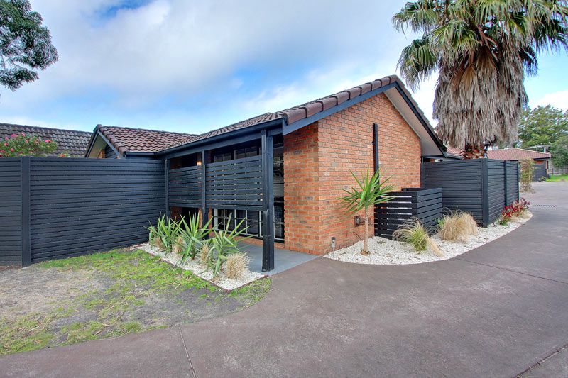 2  Oakland Street, MORNINGTON VIC 3931