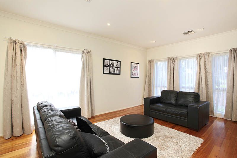 11 hollyhock Walk, SOUTH MORANG, VIC 3752