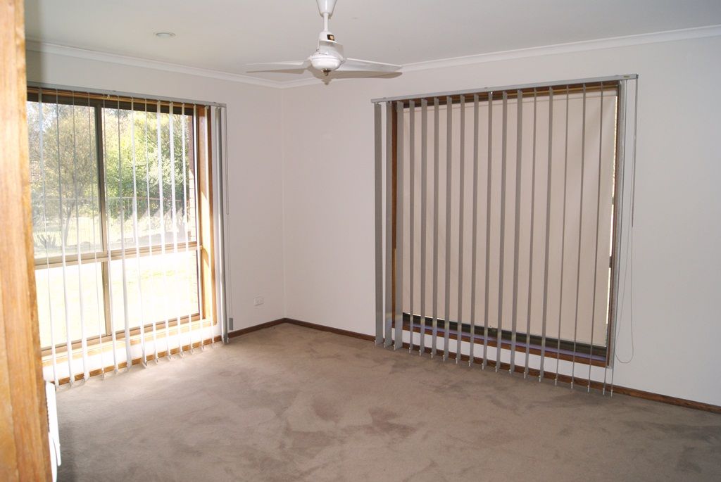8 Coolibah Court, THURGOONA, NSW 2640