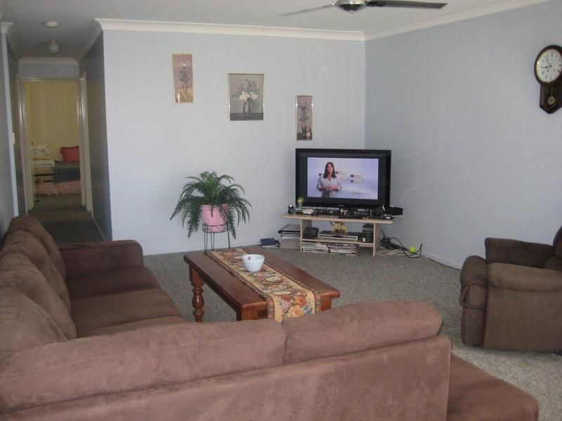 6 Jannie Court, LABRADOR, QLD 4215