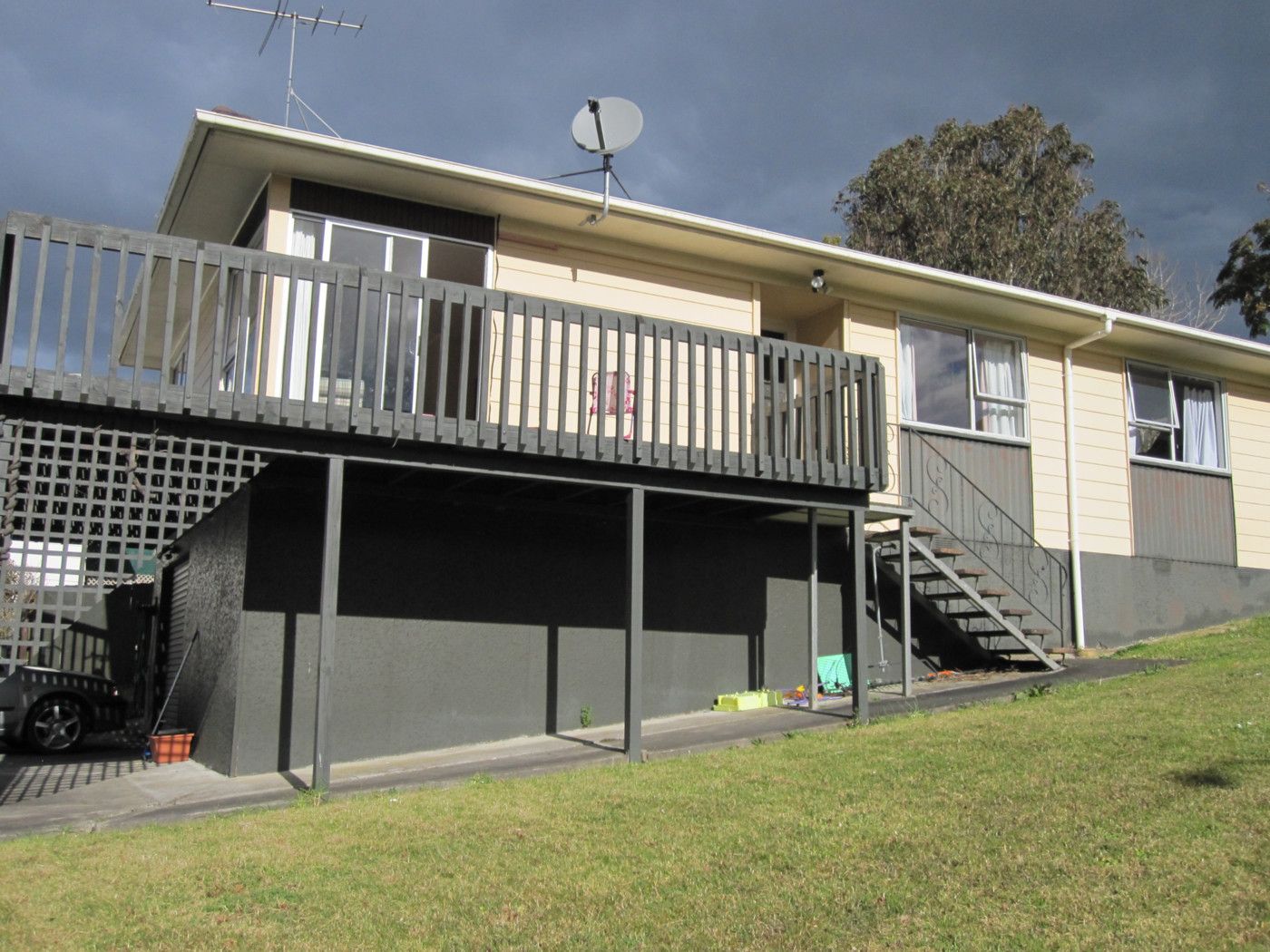 23 Spinella Drive, GLENFIELD, North Shore City