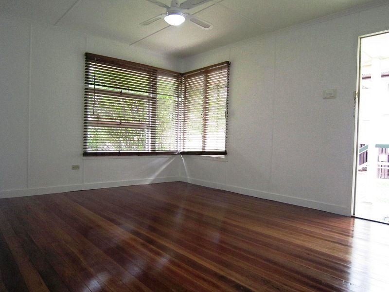 11  Thurlby Street, UPPER MOUNT GRAVATT, QLD 4122