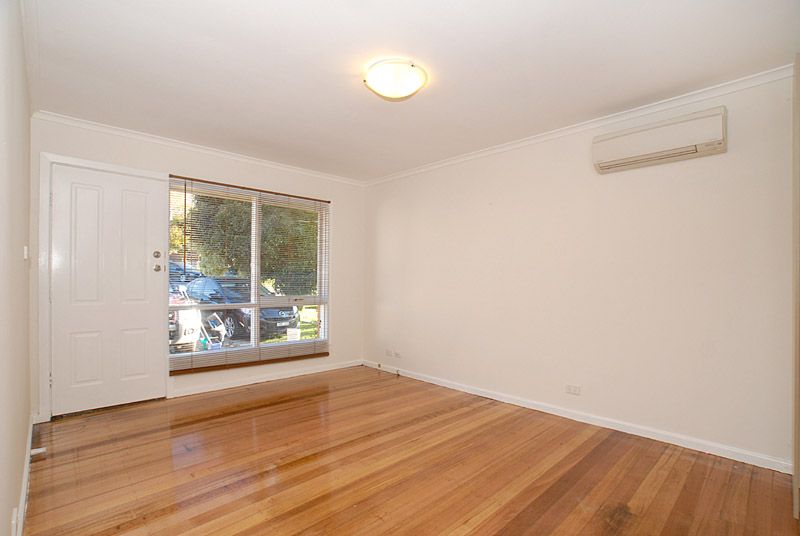 1/8 Simpson Road, FERNTREE GULLY, VIC 3156